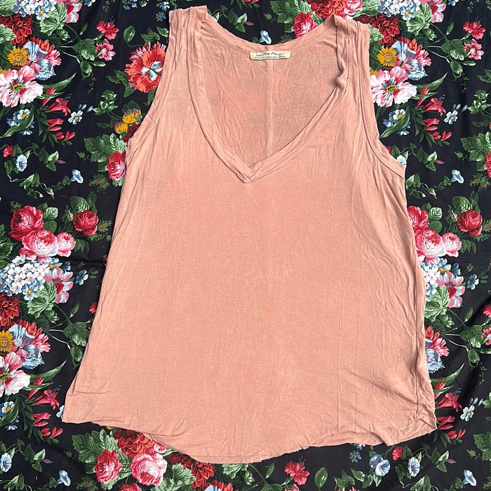 Free People / We the Free wide Vneck tank top peach size Medium